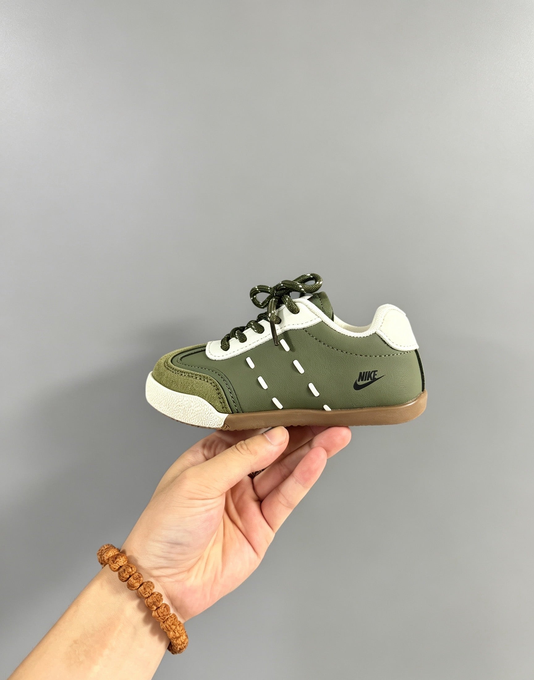 Nike Baskets Rétro Enfant à Lacets