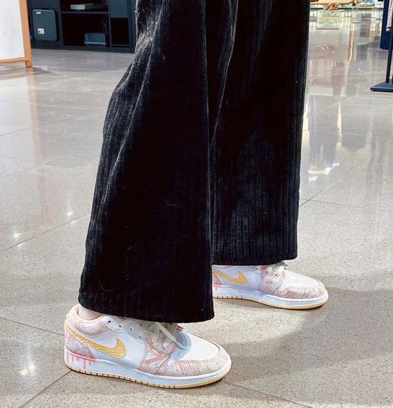 AIR JORDAN 1 Low PAINT DRIP