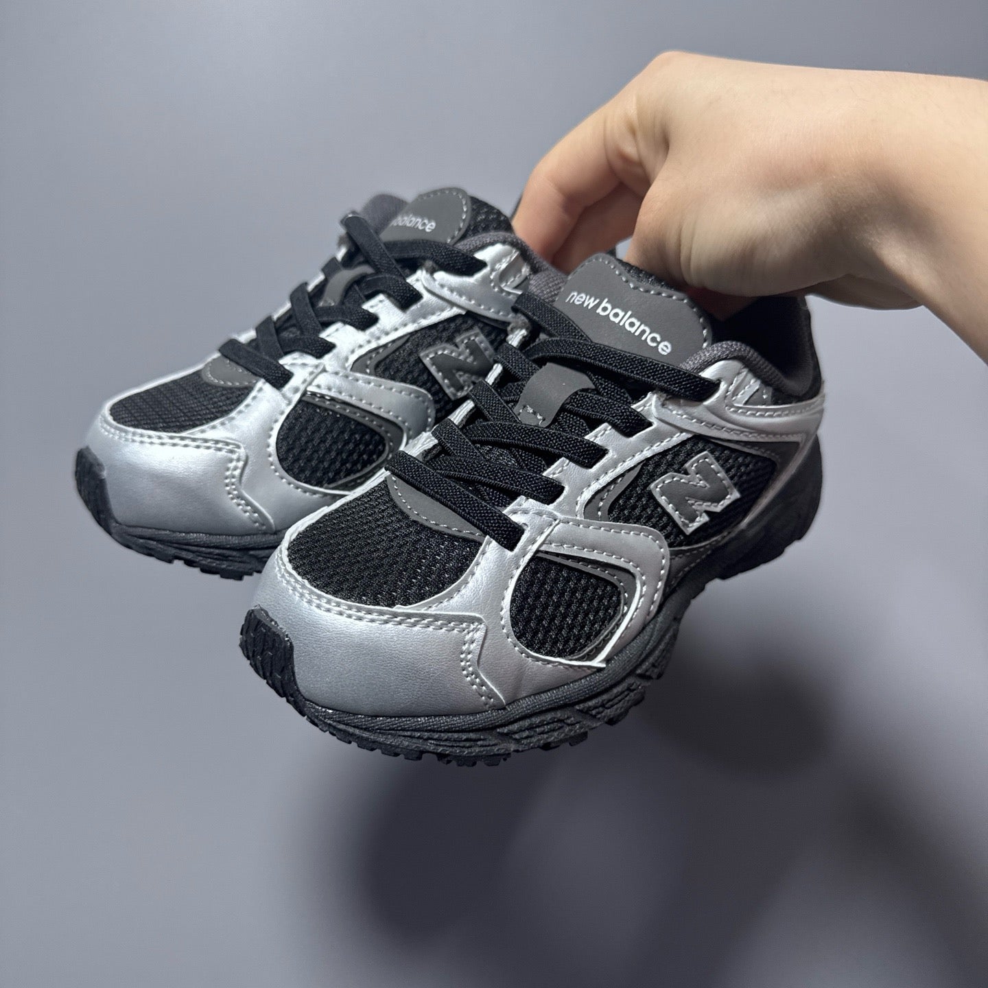 New Balance 408 enfant noir et gris - vue 3