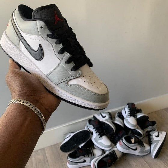 AIR JORDAN 1 Low LIGHT SMOKE GRAY