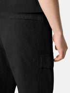 Pantalon cargo Stone Island Ghost noir - porté
