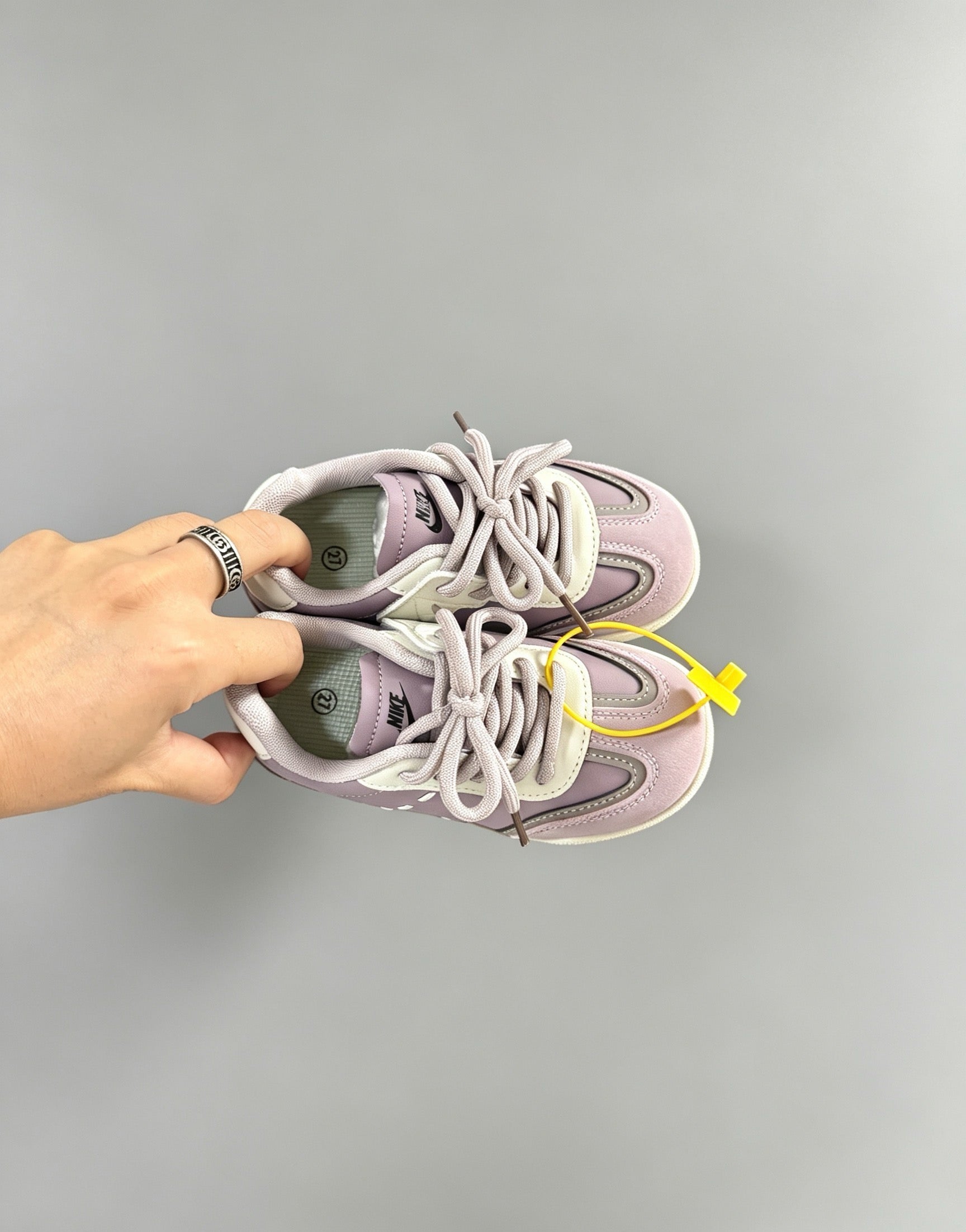 Nike Baskets Rétro Enfant à Lacets