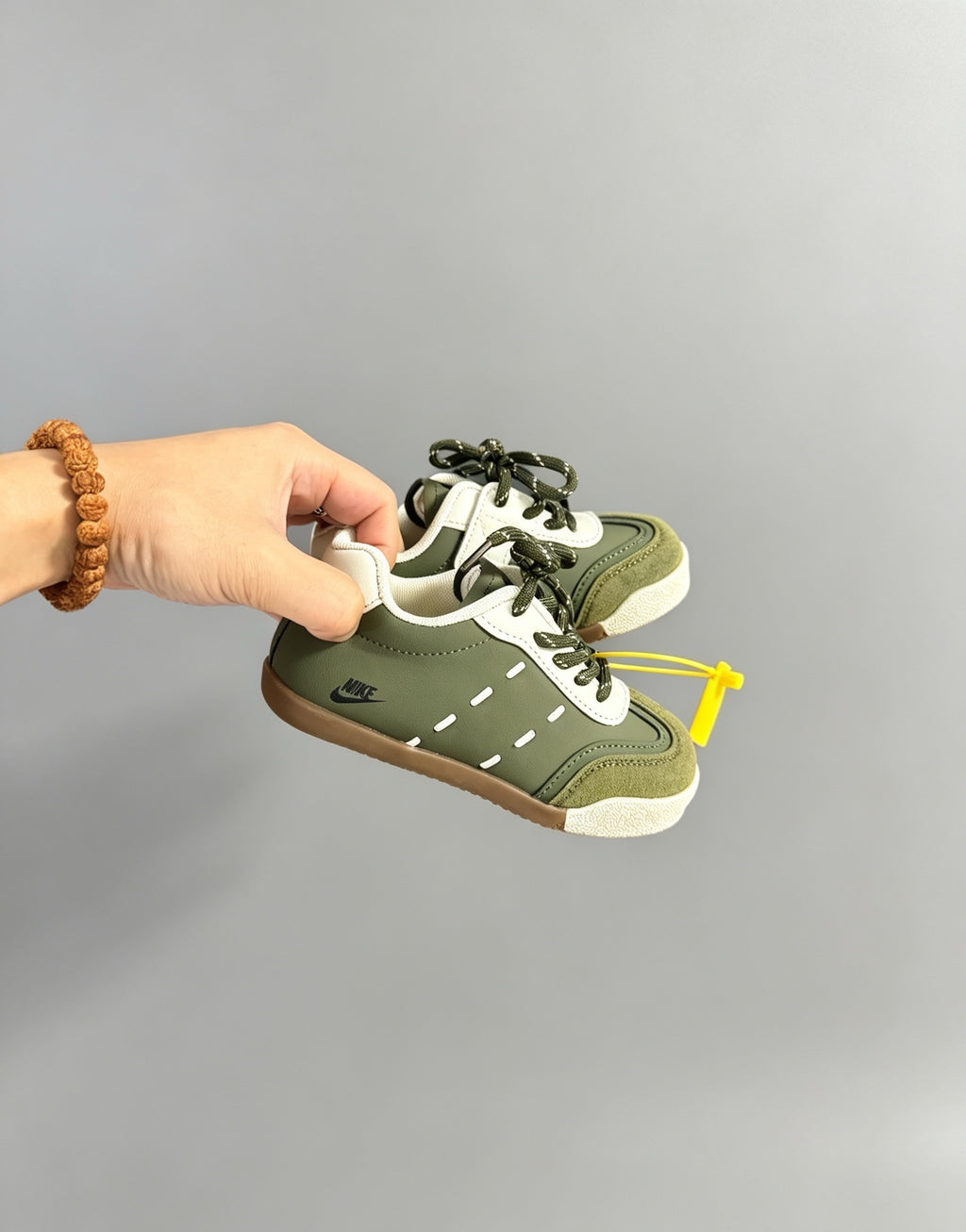 Nike Baskets Rétro Enfant à Lacets