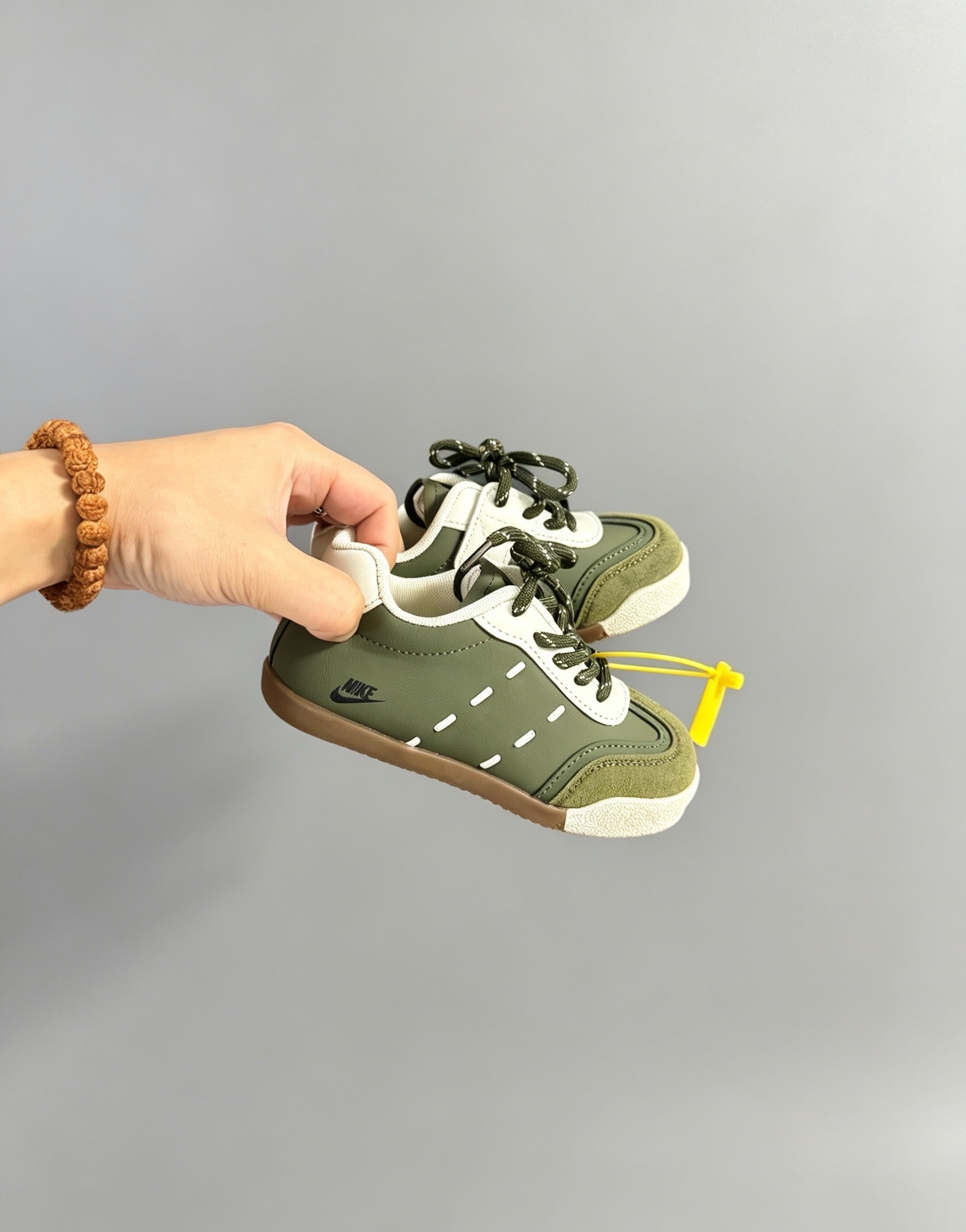 Nike Baskets Rétro Enfant à Lacets