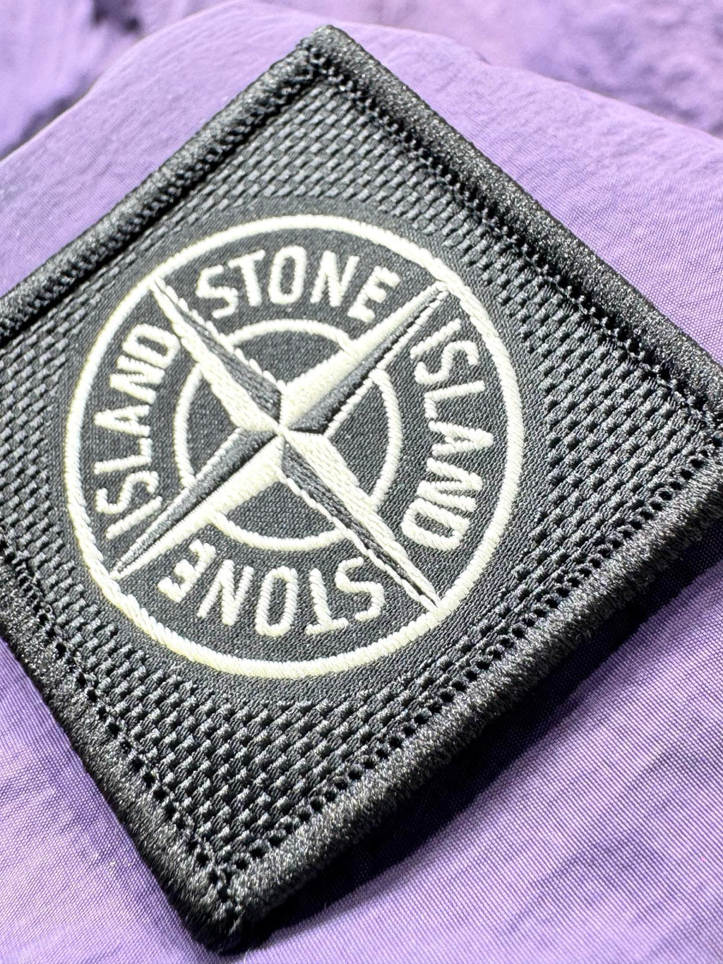 Short de bain Stone Island Nylon Metal violet - détail