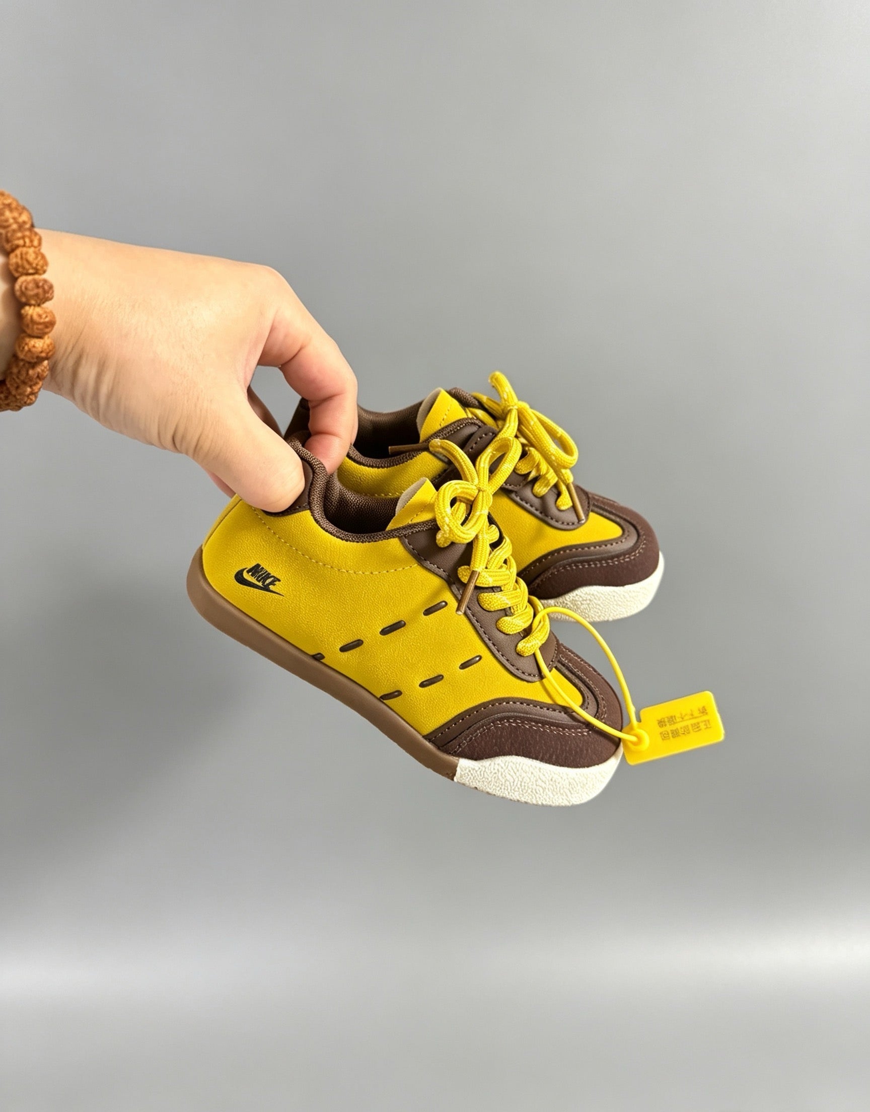 Nike Baskets Rétro Enfant à Lacets