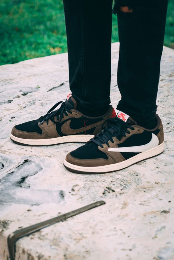 AIR JORDAN 1 RETRO Low TRAVIS SCOTT