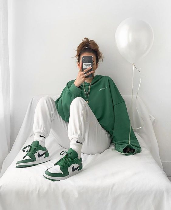 AIR JORDAN 1 Low PINE GREEN