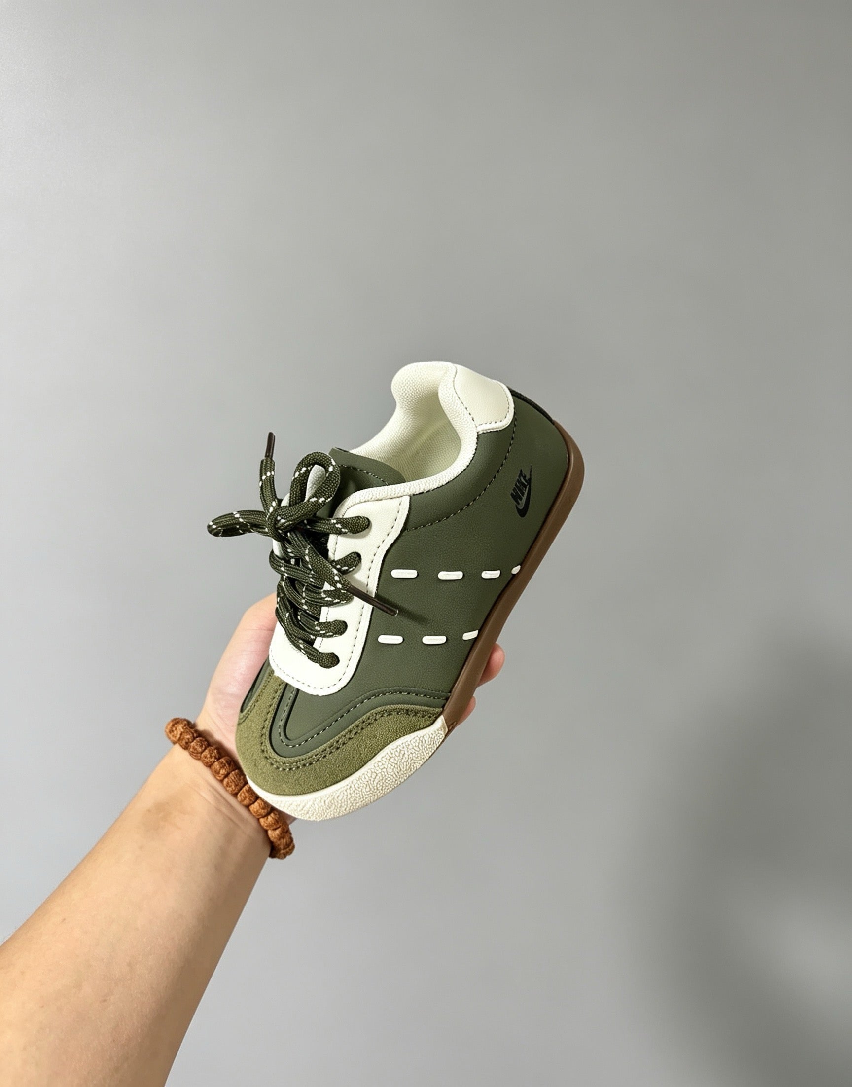 Nike Baskets Rétro Enfant à Lacets