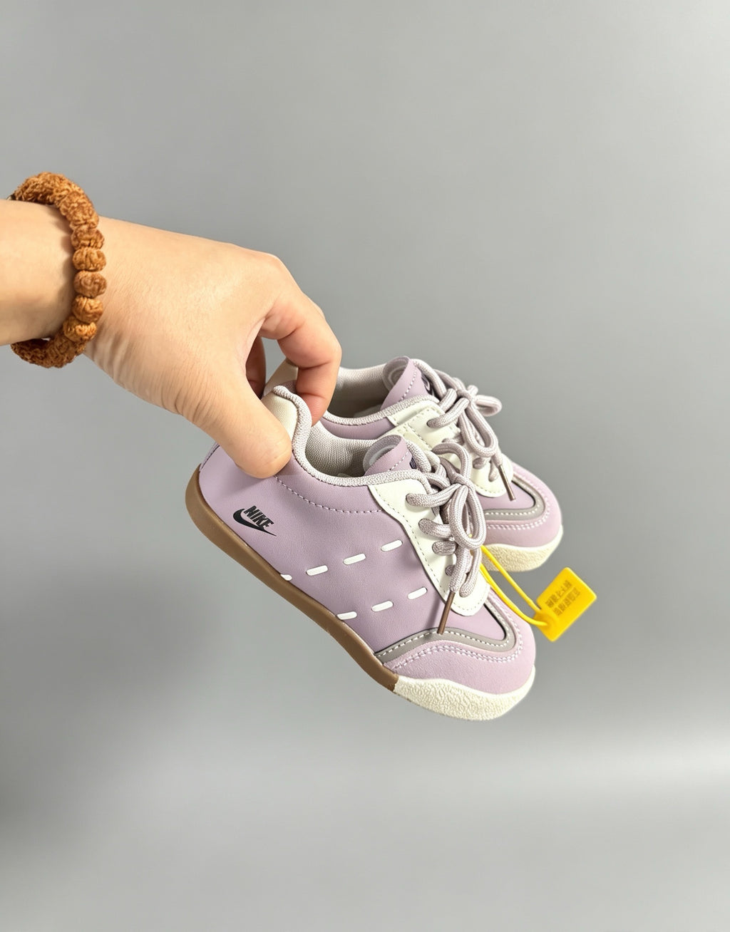 Nike Baskets Rétro Enfant à Lacets