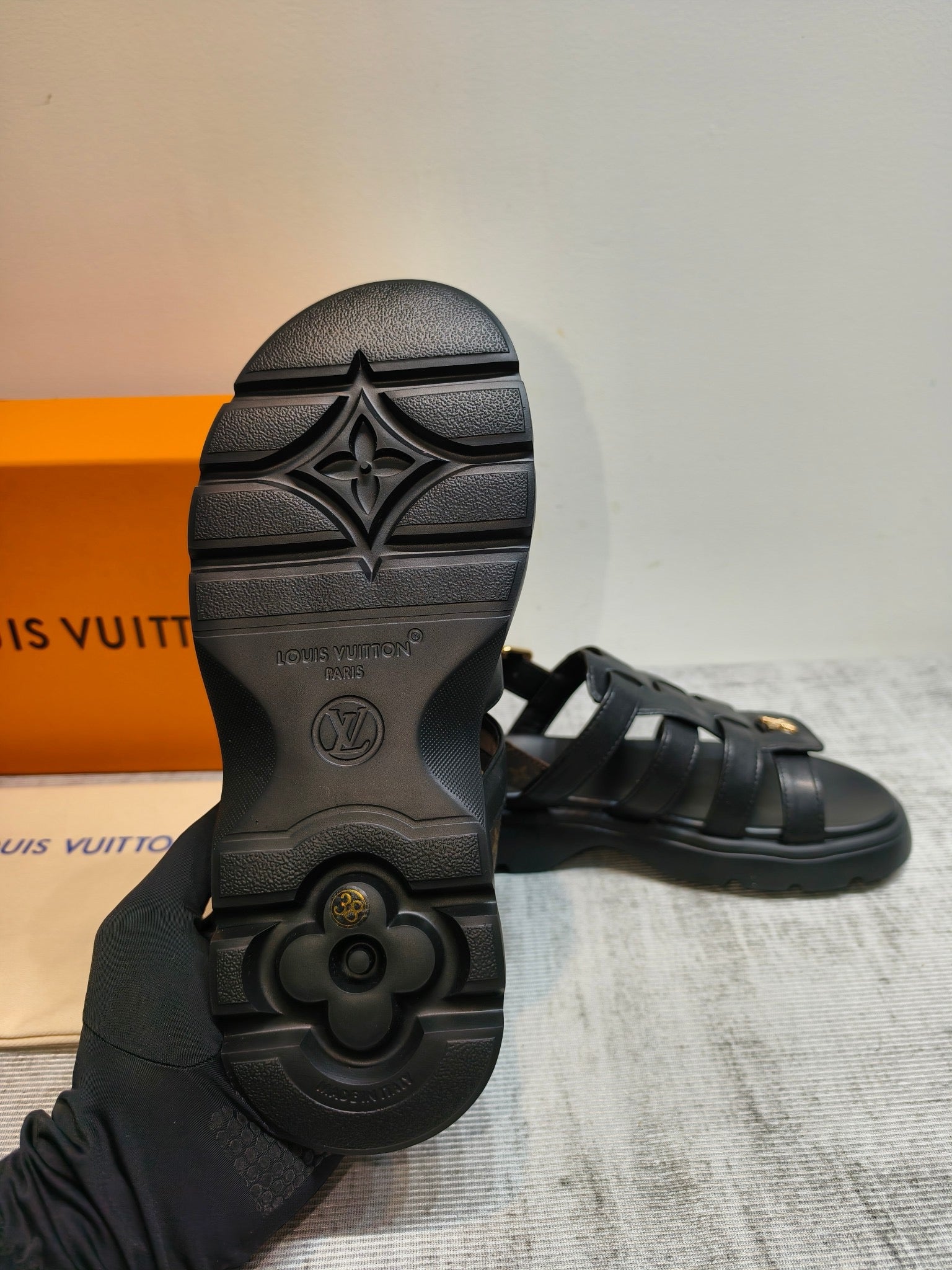 Sandales Louis Vuitton Nevada Noir semelle