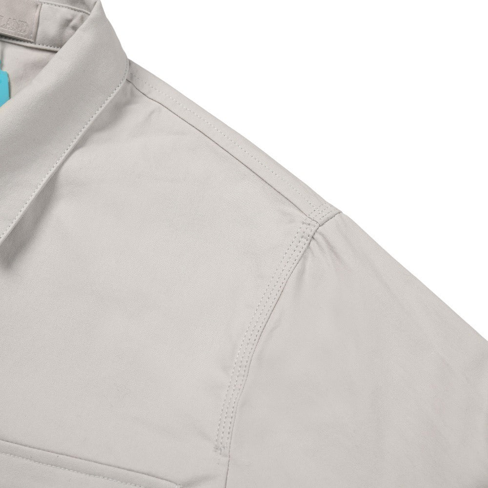 Surchemise Stone Island Ghost gris poudré - détail épaule