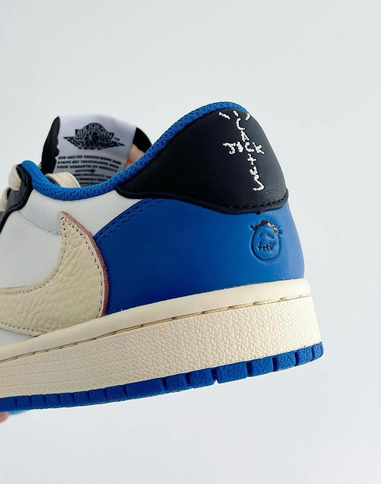 AIR JORDAN 1 Low TRAVIS SCOTT FRAGMENT