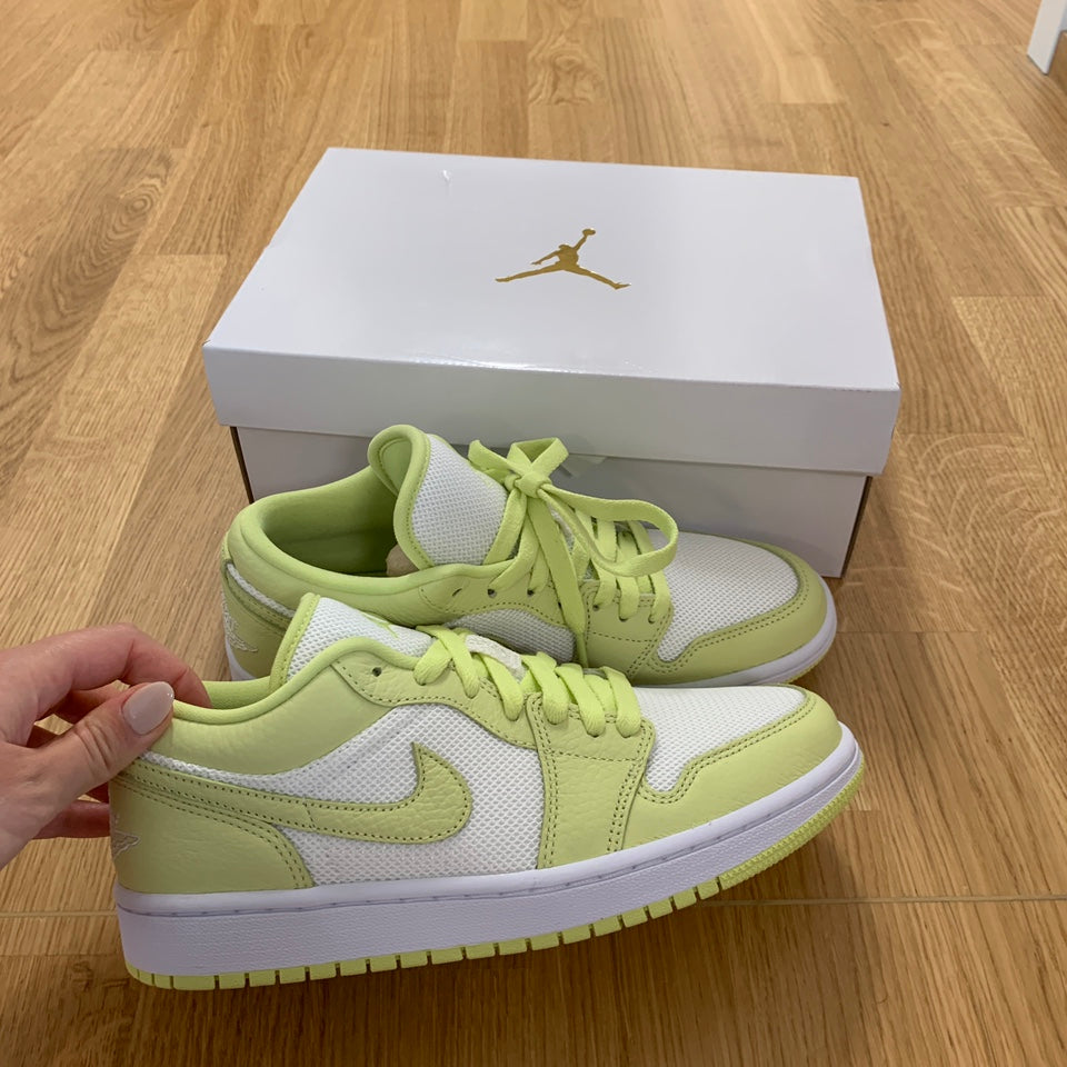 Air Jordan 1 Low Limelight
