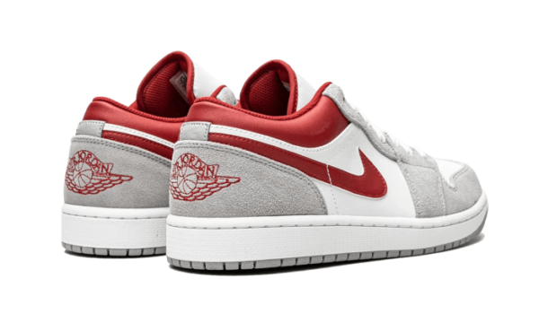 Air Jordan 1 Low Se Light Smoke Grey Gym Red