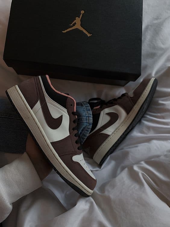 Air Jordan 1 Low Mocha