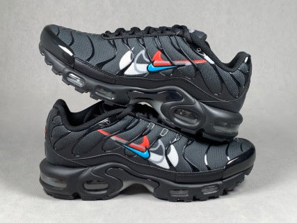 Nike Air Max Plus TN – Noir Swoosh Multicolore