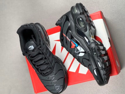 Nike Air Max Plus TN – Noir Swoosh Multicolore