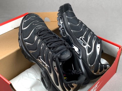 Nike Air Max Plus TN – Noir Métal Liquide