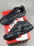 Nike Air Max Plus TN – Noir Métal Liquide