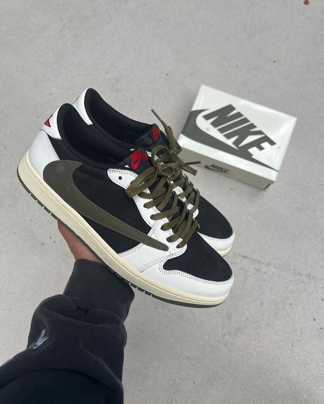 Air Jordan 1 Low Travis Scott Olive