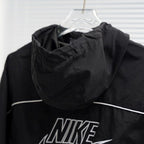Coupe-vent à capuche Nike 2013 avec logo découpé au dos