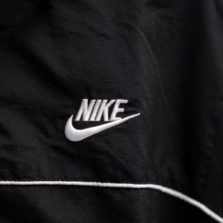 Coupe-vent à capuche Nike 2013 avec logo découpé au dos