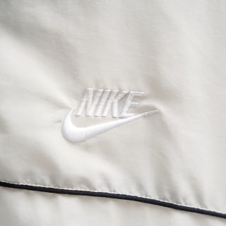 Coupe-vent à capuche Nike 2013 avec logo découpé au dos